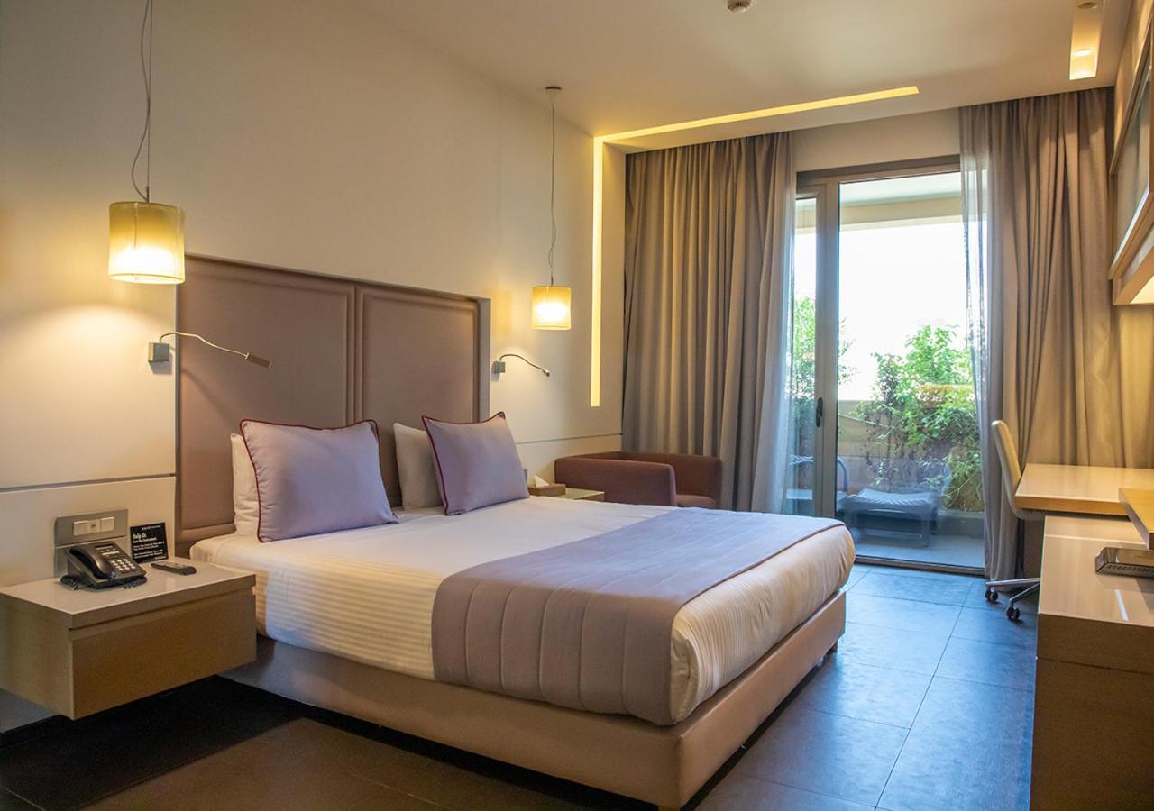 Saifi Suites Hotel Бейрут Екстериор снимка