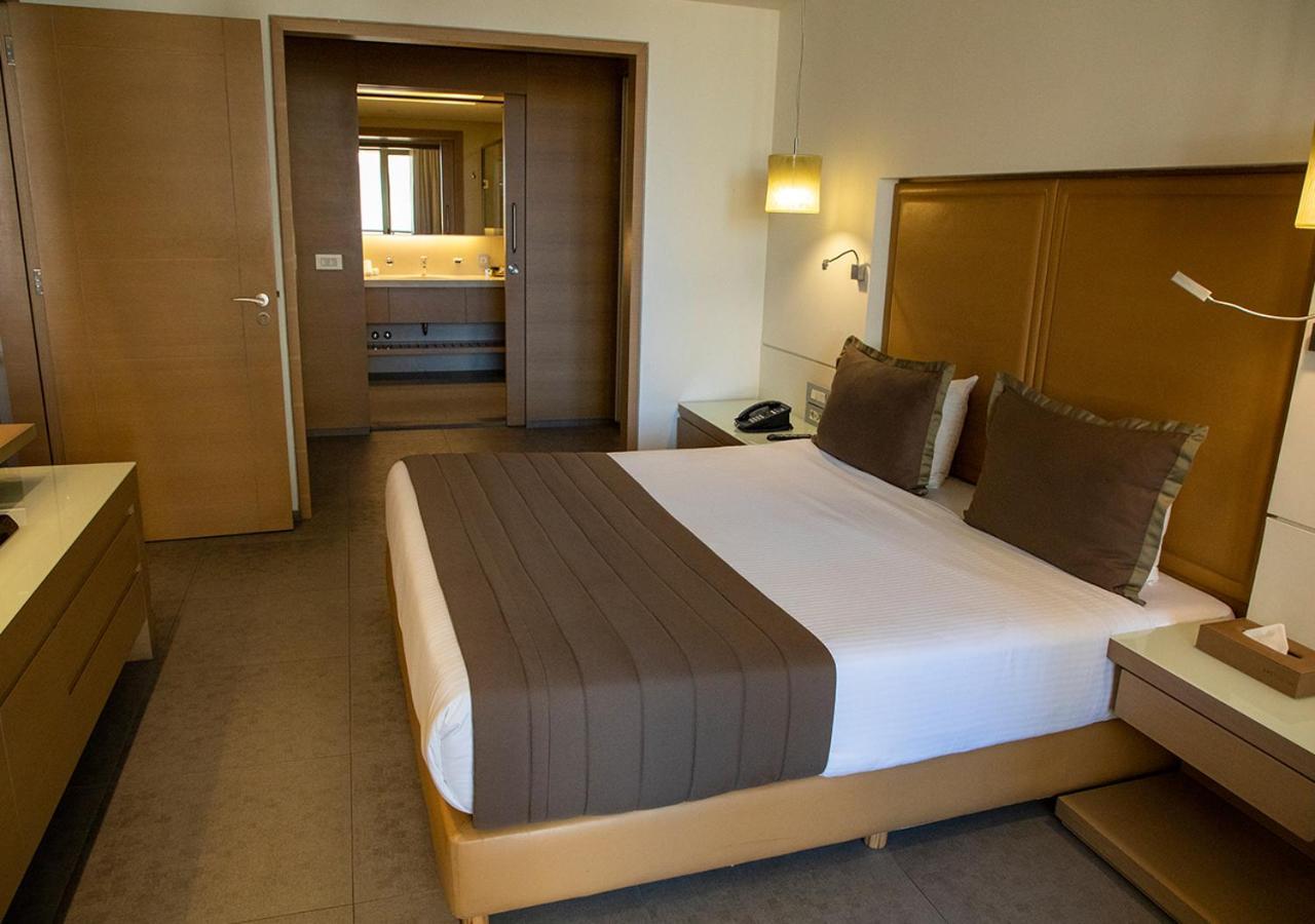 Saifi Suites Hotel Бейрут Екстериор снимка