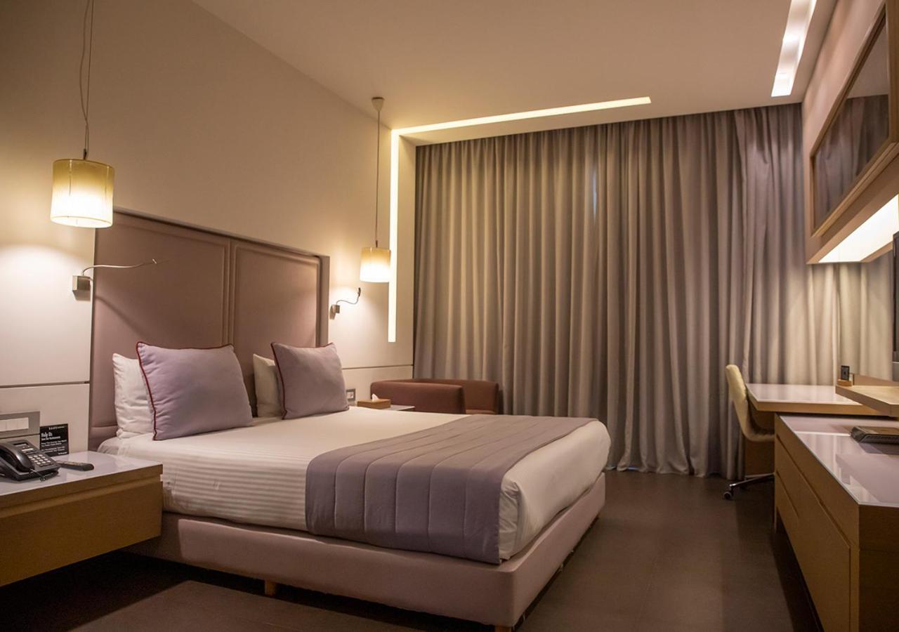 Saifi Suites Hotel Бейрут Екстериор снимка