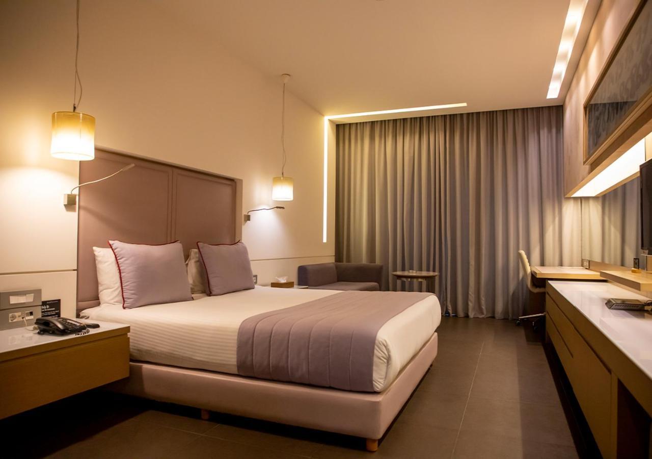 Saifi Suites Hotel Бейрут Екстериор снимка