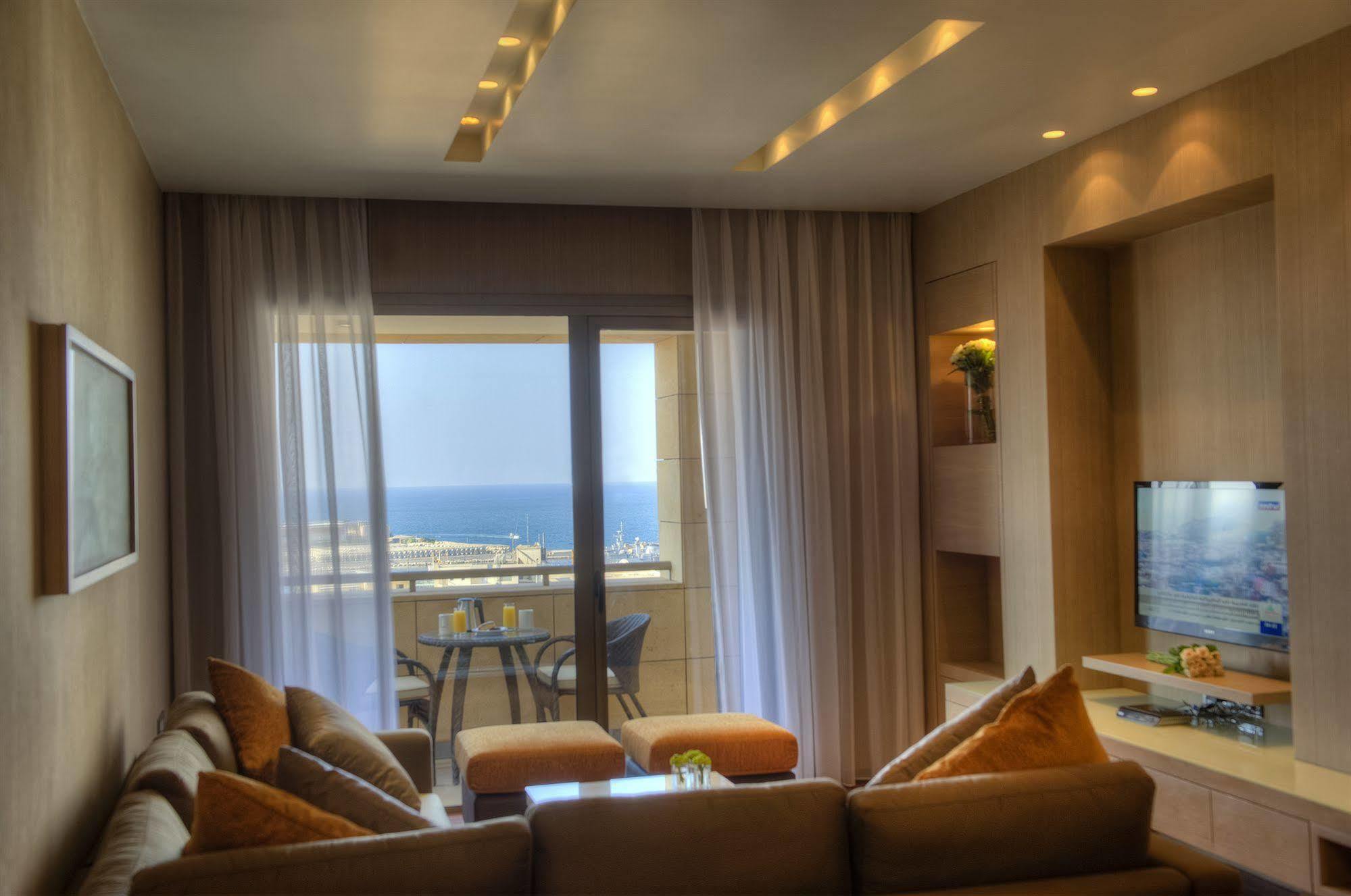 Saifi Suites Hotel Бейрут Екстериор снимка