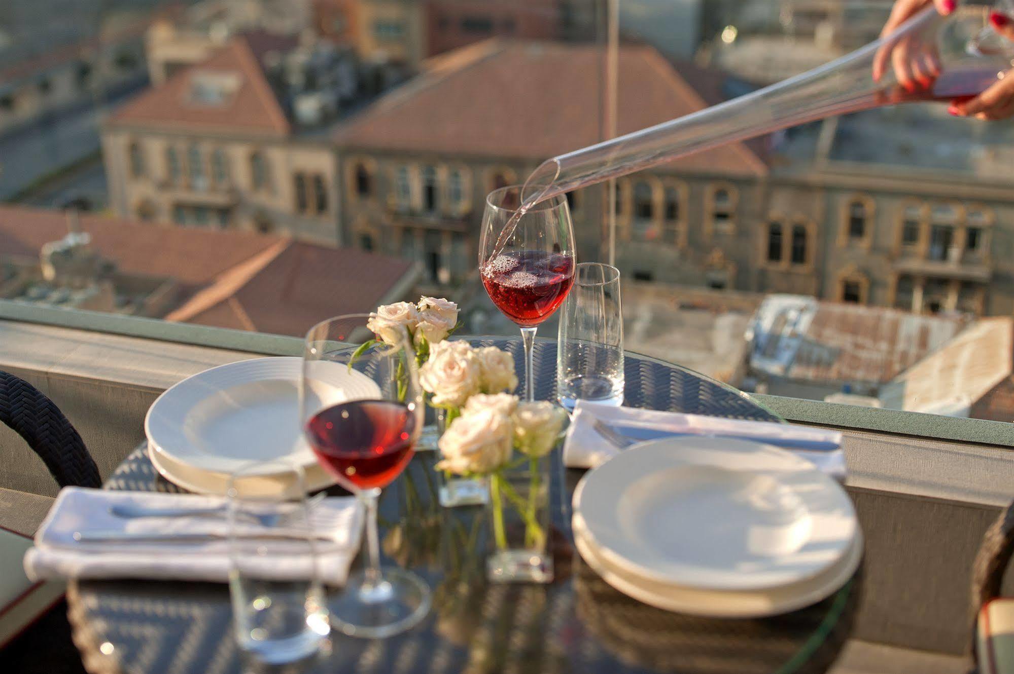 Saifi Suites Hotel Бейрут Екстериор снимка